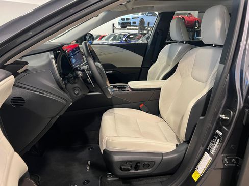 Used 2026 Lexus RX 450h AWD w/ Convenience Package image 9