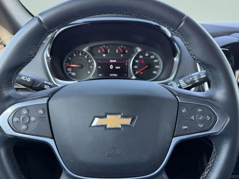 Used 2023 Chevrolet Traverse LT image 30