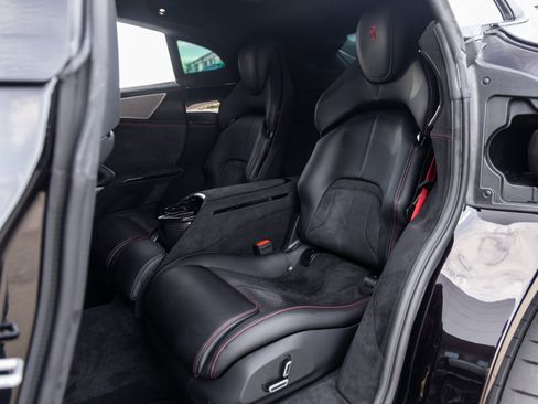 Used 2025 Ferrari Purosangue image 40