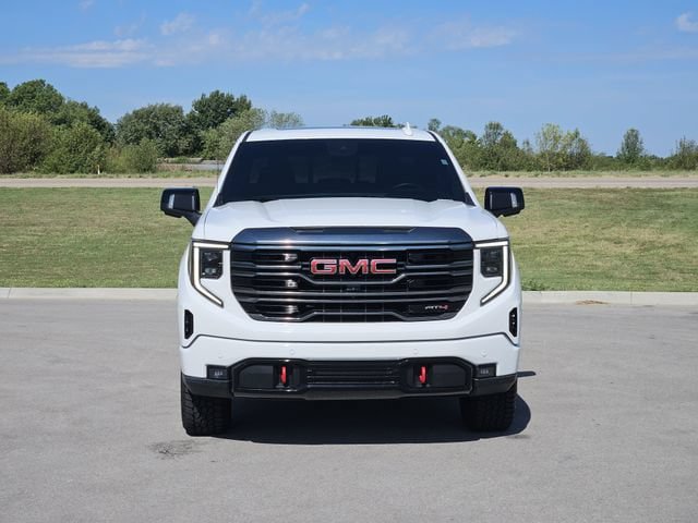 Used 2024 GMC Sierra 1500 AT4 w/ Technology Package AWD/4WD image 2