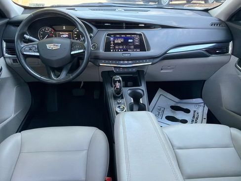 Used 2023 Cadillac XT4 Luxury w/ Cold Weather Package FWD image 23