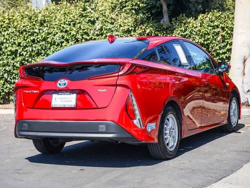Used 2020 Toyota Prius Prime XLE FWD image 6