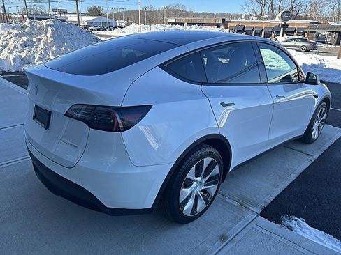 Used 2021 Tesla Model Y Long Range image 16