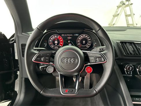 Used 2017 Audi R8 V10 image 18