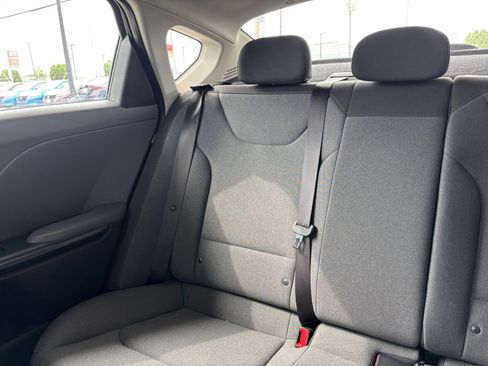 Used 2025 Kia K4 LXS image 38