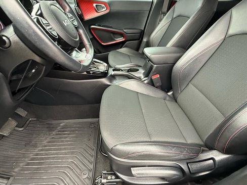 Used 2025 Kia Soul GT-Line image 13