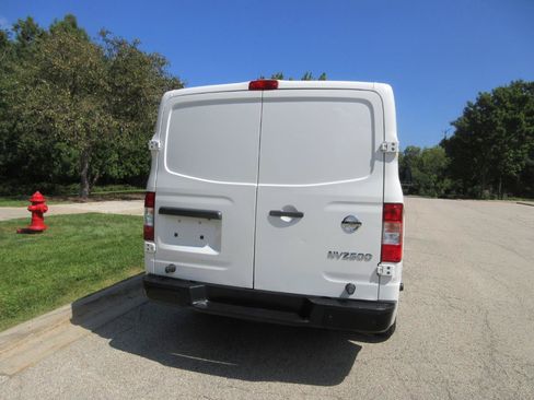 Used 2020 Nissan NV 2500 SV RWD image 8