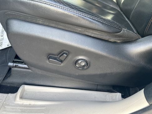 Used 2018 Chrysler Pacifica Touring-L Plus image 21