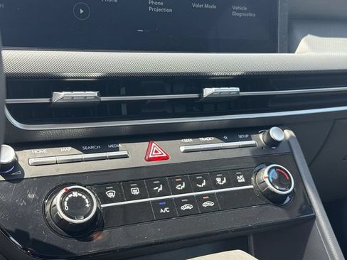 Used 2025 Hyundai Sonata SE FWD image 18