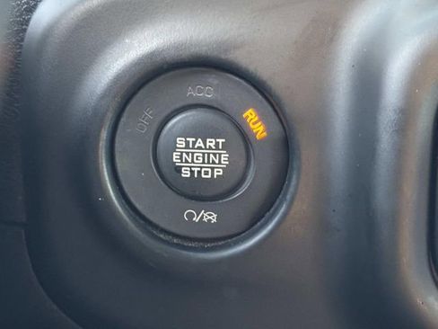 Used 2021 Jeep Wrangler Sport AWD/4WD image 33