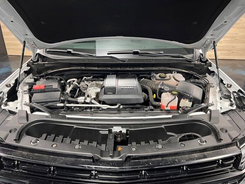 Used 2024 Chevrolet Suburban RST w/ Luxury Package image 23