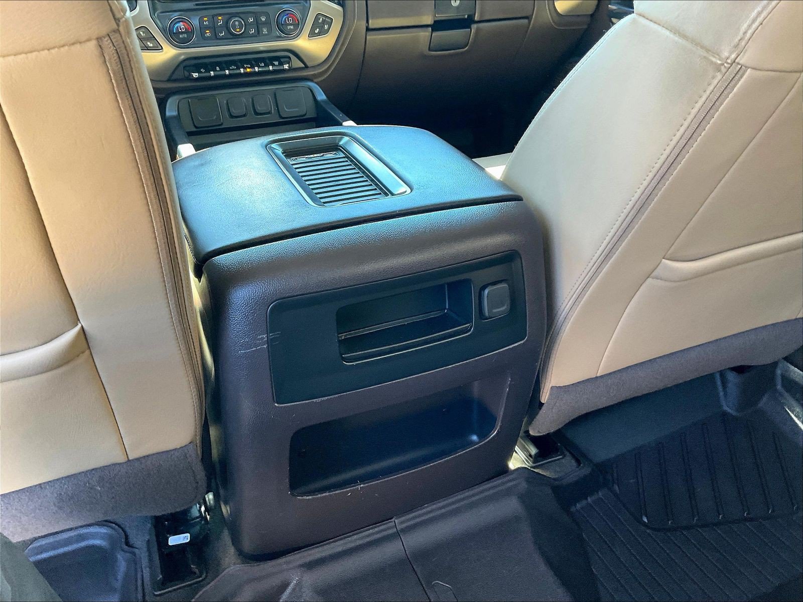 Used 2018 GMC Sierra 2500 Denali w/ Duramax Plus Package AWD/4WD image 13