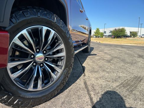 Used 2021 GMC Sierra 1500 Denali AWD/4WD image 9