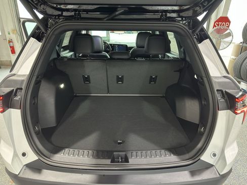 New 2026 Chevrolet Equinox LT w/ Convenience Package II image 11