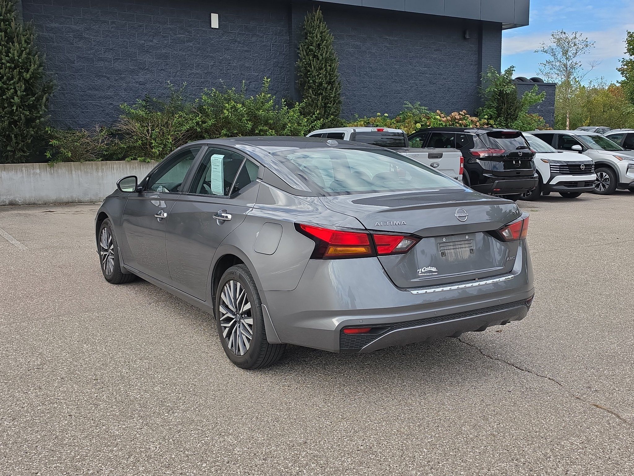 Used 2023 Nissan Altima 2.5 SV AWD/4WD image 5