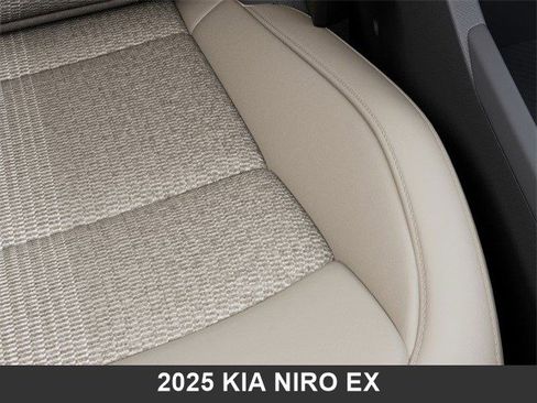 Used 2025 Kia Niro EX image 24
