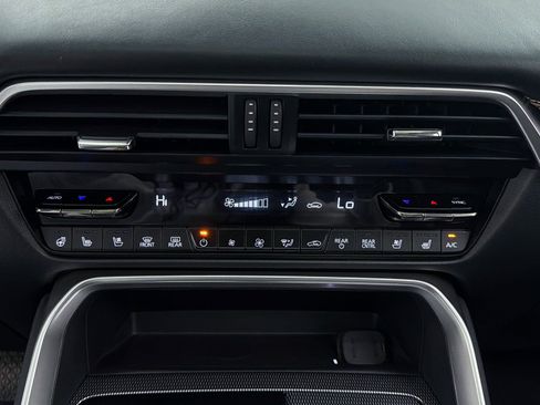 Used 2025 MAZDA CX-90 3.3 Turbo S w/ Premium Package image 26