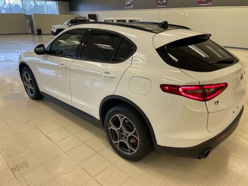 Used 2022 Alfa Romeo Stelvio Sprint image 4
