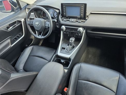 Certified 2020 Toyota RAV4 XLE Premium AWD/4WD image 22