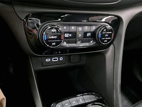 Used 2023 Buick Encore GX Essence w/ Experience Buick Package image 27