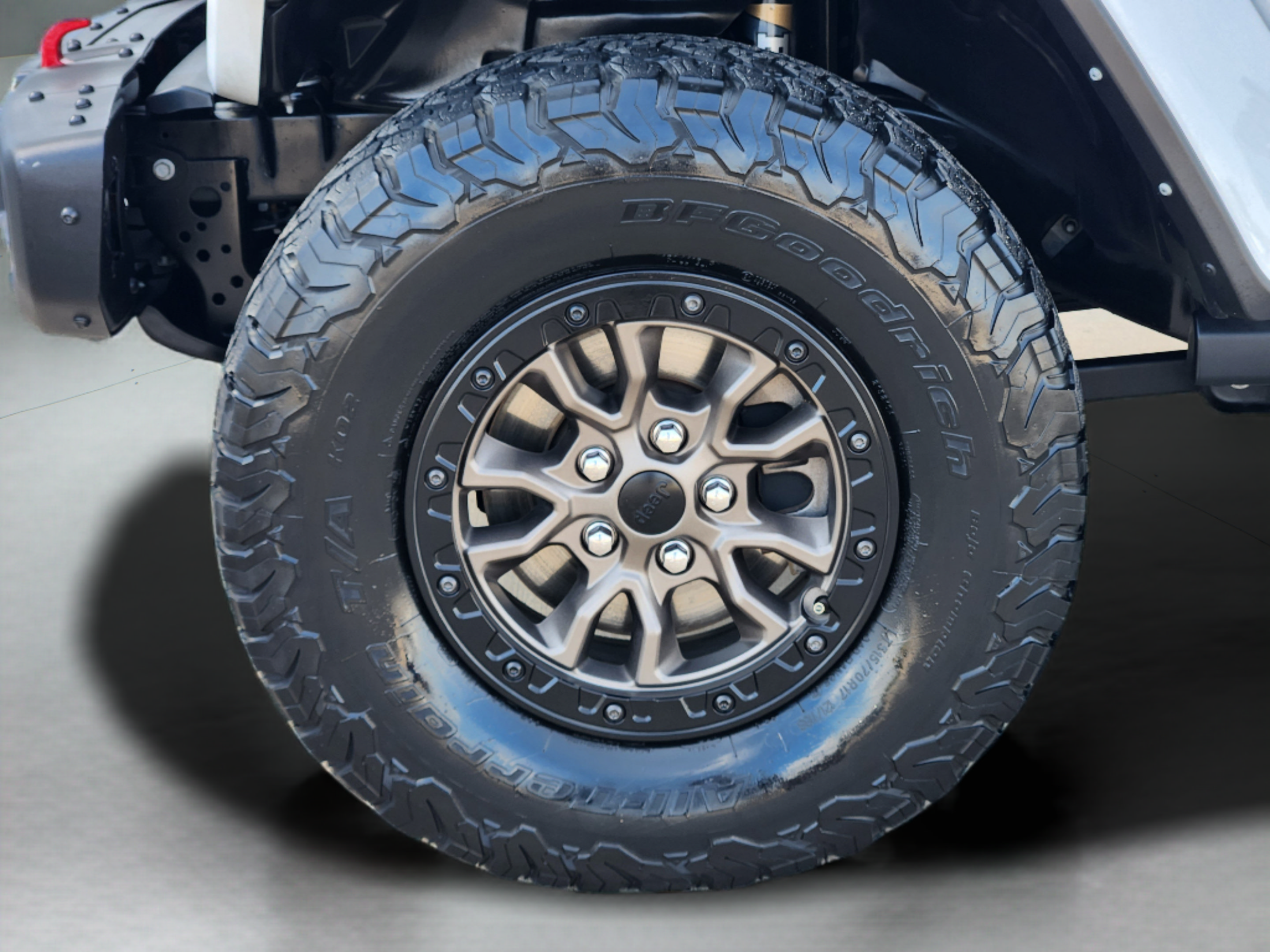 Used 2023 Jeep Wrangler Unlimited Rubicon AWD/4WD image 9