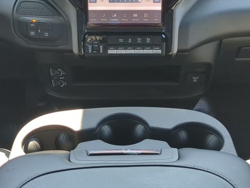 New 2026 RAM 2500 Tradesman AWD/4WD image 17
