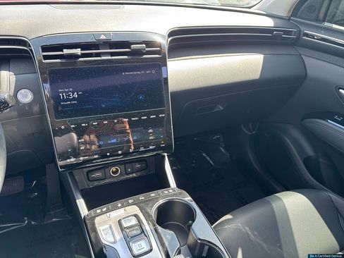 Certified 2024 Hyundai Tucson Limited AWD/4WD image 18