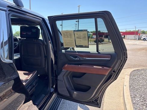 Used 2023 GMC Yukon Denali Ultimate AWD/4WD image 22