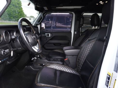 Used 2021 Jeep Wrangler Unlimited Sahara AWD/4WD image 2