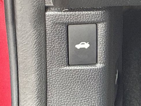 Used 2025 Honda Accord SE image 12