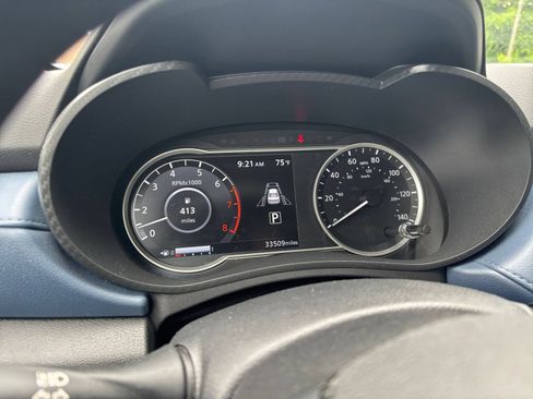 Used 2025 Nissan Versa SV FWD image 38