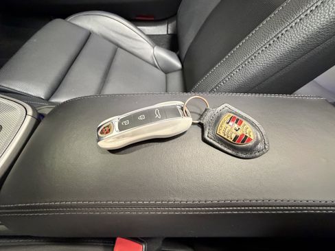 Used 2022 Porsche 911 Carrera image 27
