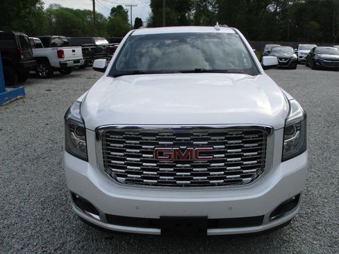 Used 2019 GMC Yukon XL Denali w/ Denali Ultimate Package AWD/4WD image 8