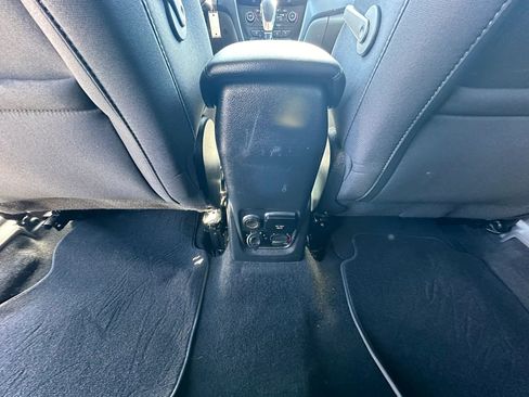 Used 2021 Ford Transit Connect XLT image 29