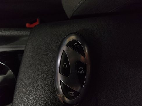 Used 2025 Hyundai Elantra Hybrid FWD image 32