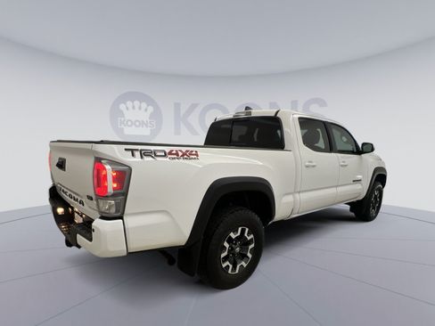 Used 2022 Toyota Tacoma TRD Off-Road w/ TRD Premium Off Road Package AWD/4WD image 8