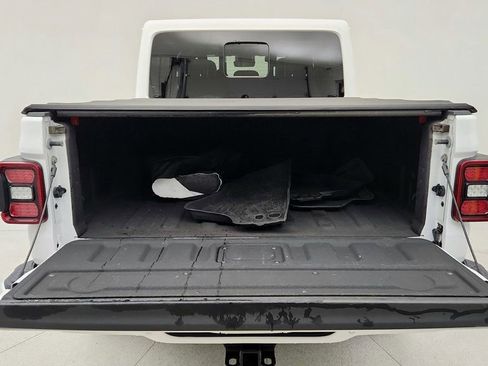 Used 2022 Jeep Gladiator Overland image 22