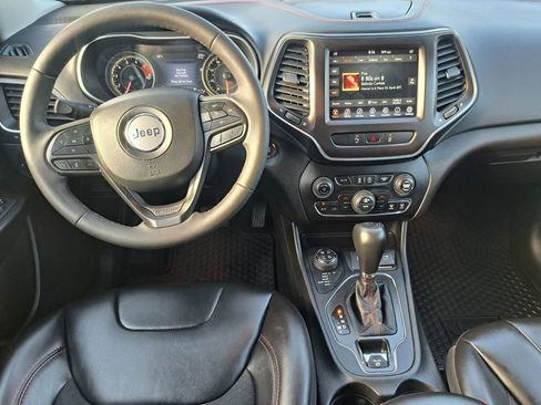 Used 2021 Jeep Cherokee Trailhawk image 19
