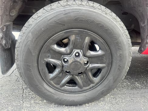 Used 2016 Toyota Tundra SR5 w/ SR5 Upgrade Package RWD image 37