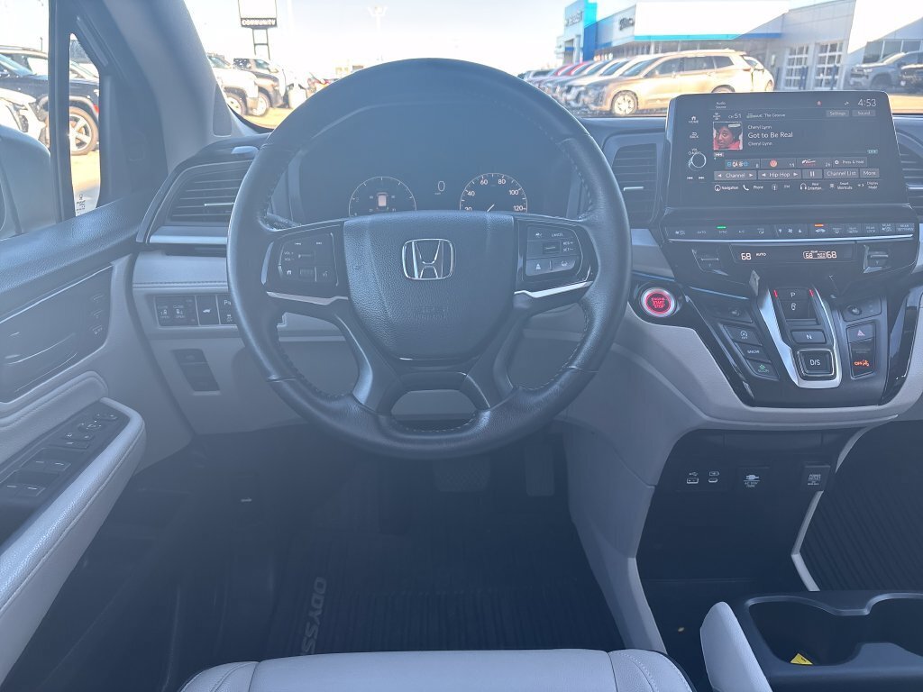 Used 2025 Honda Odyssey Touring image 13