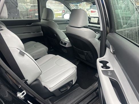 Used 2023 Hyundai Palisade SEL image 36