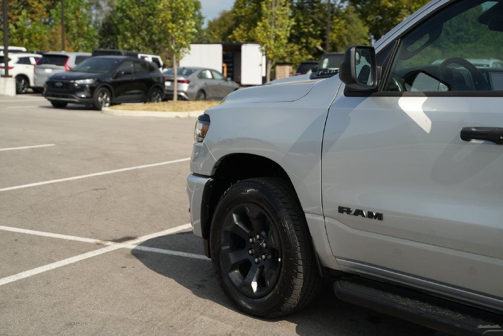 New 2026 RAM 1500 Express AWD/4WD image 39