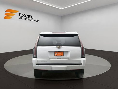 Used 2020 Cadillac Escalade Luxury image 4