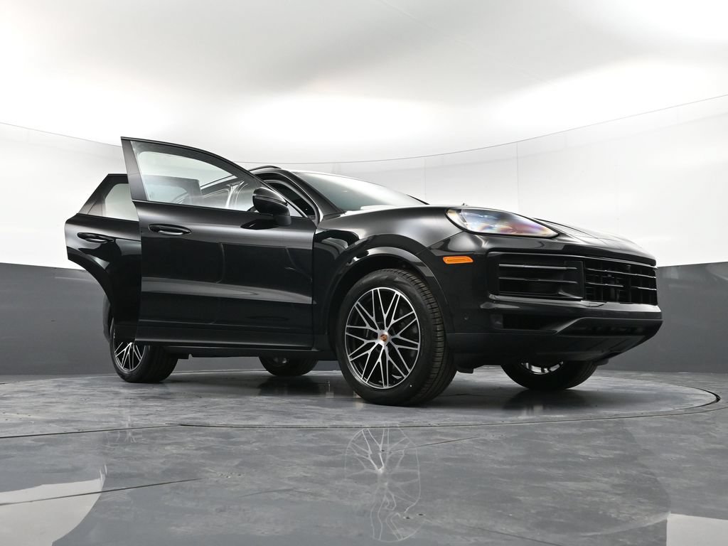 Certified 2026 Porsche Cayenne AWD/4WD image 39