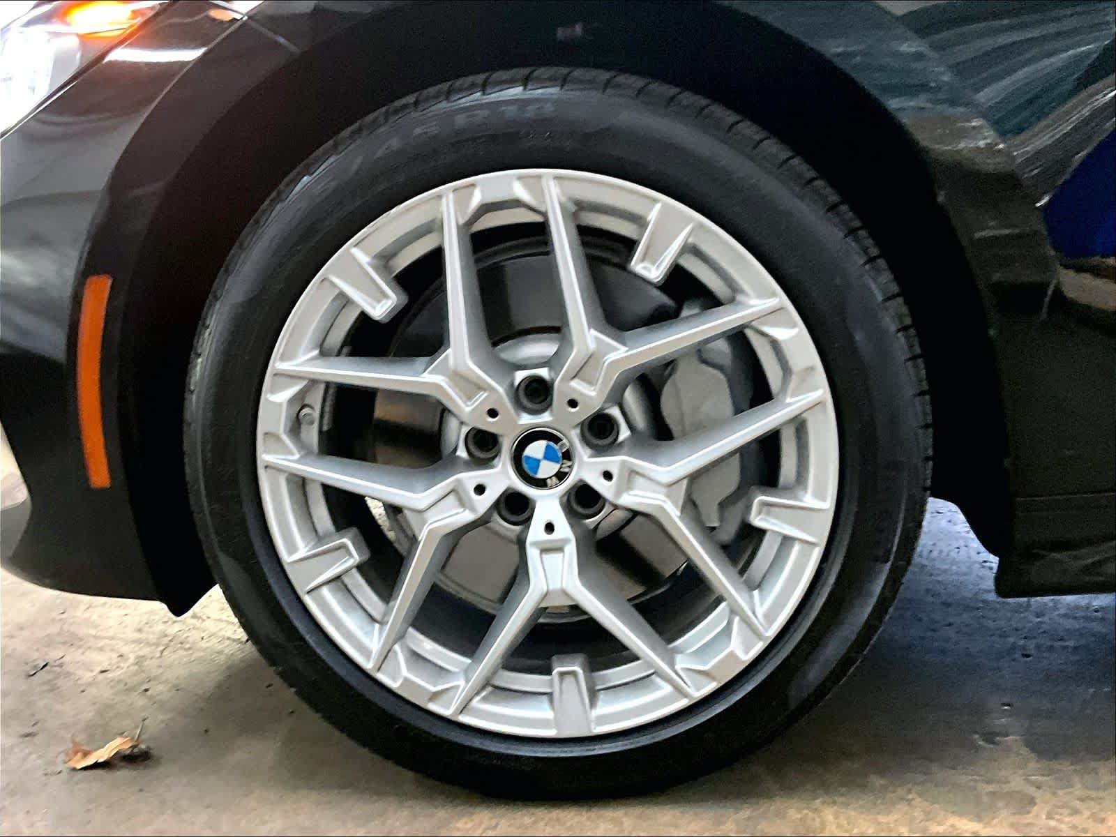 Used 2025 BMW 330i Sedan w/ Convenience Package RWD image 13