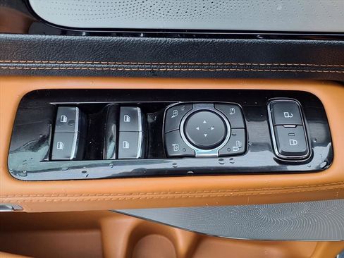 Used 2022 Lincoln Aviator Black Label AWD/4WD image 11