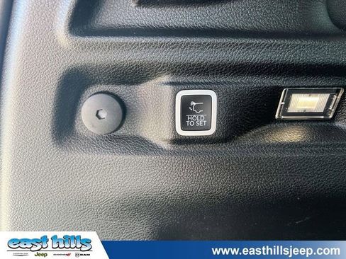 Certified 2023 Jeep Grand Cherokee L Limited AWD/4WD image 12