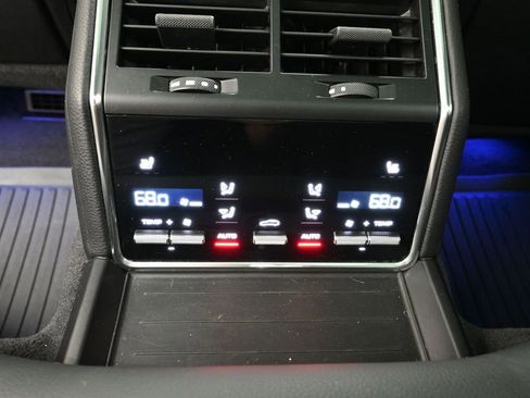 Certified 2023 Porsche Panamera 4 Platinum Edition image 18