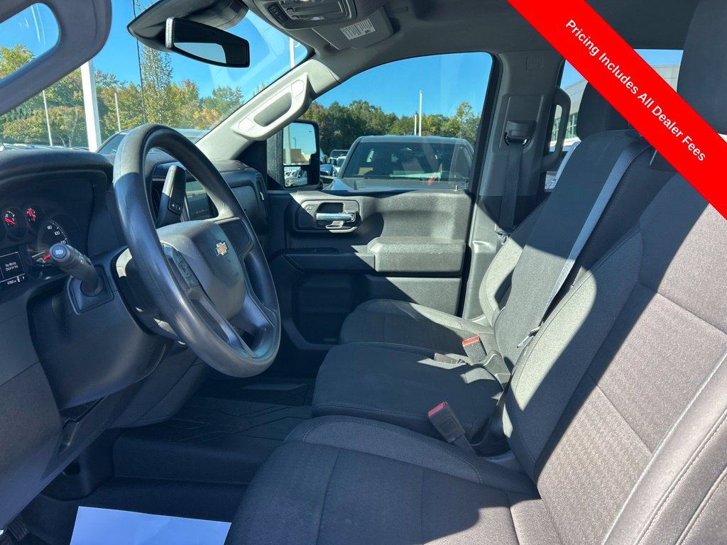 Used 2025 Chevrolet Silverado 2500 Custom w/ Custom Value Package RWD image 2