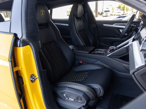 Used 2021 Lamborghini Urus AWD/4WD image 51